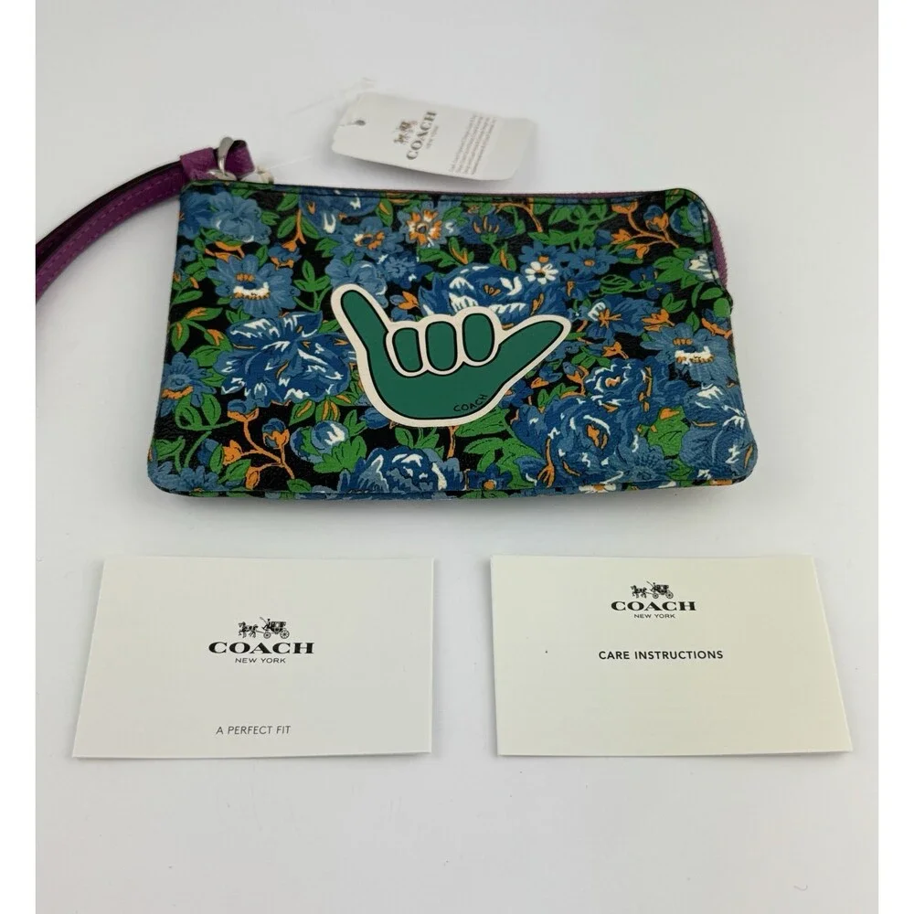 NEW Coach Hang Loose Shaka Women's Wristlet Small Pouch Wallet - Green - Picture 2 of 7